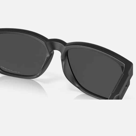 NEW OAKLEY Catalyst® (Low Bridge Fit) Black Iridium Lenses, Polished Black Frame - Picture 4 of 16